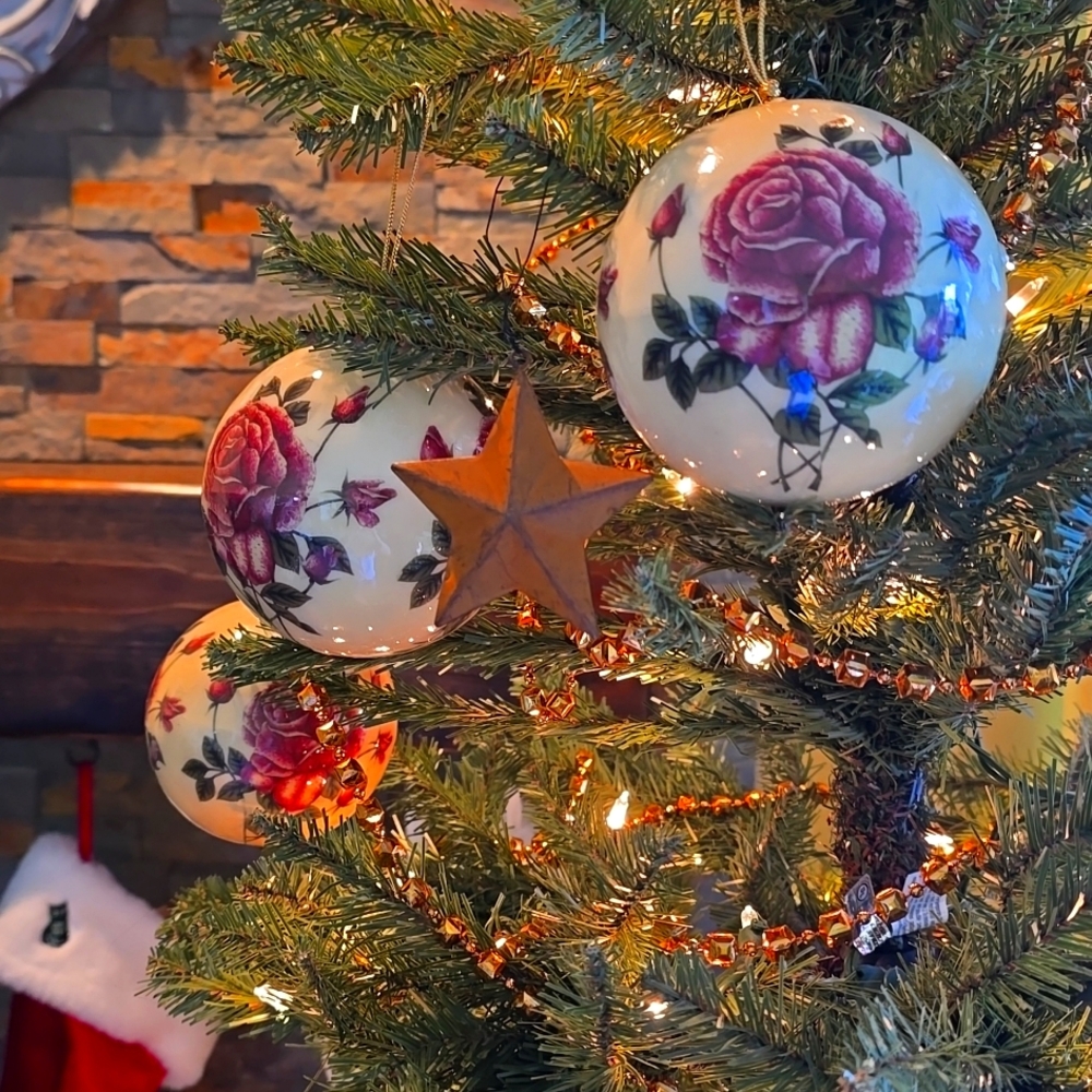 Vintage 1980's Victorian Ornaments